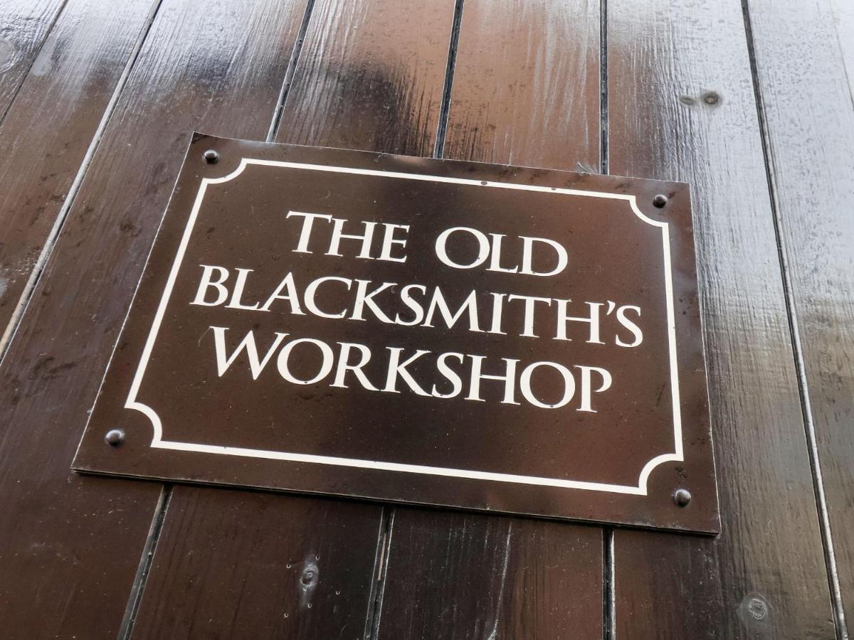 The Old Blacksmith'S Workshop Whitby Bagian luar foto